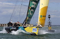 Volvo Open 70 "ABN AMRO ONE" rounds East Shingles Buoy during Skandia Cowes Week, UK, day 4, August 1, 2006.